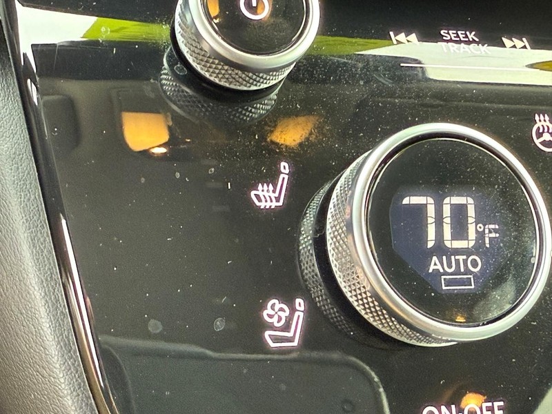 INFINITI QX60 Vehicle Full-screen Gallery Image 18