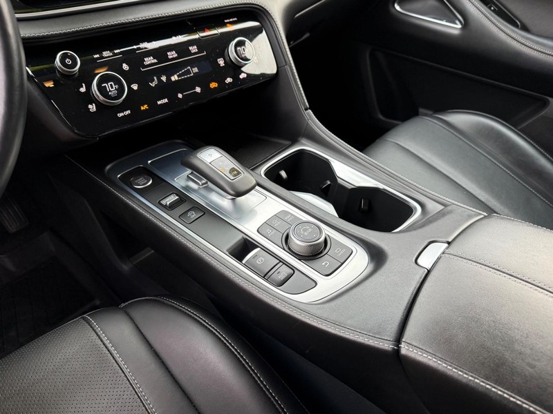 INFINITI QX60 Vehicle Full-screen Gallery Image 22