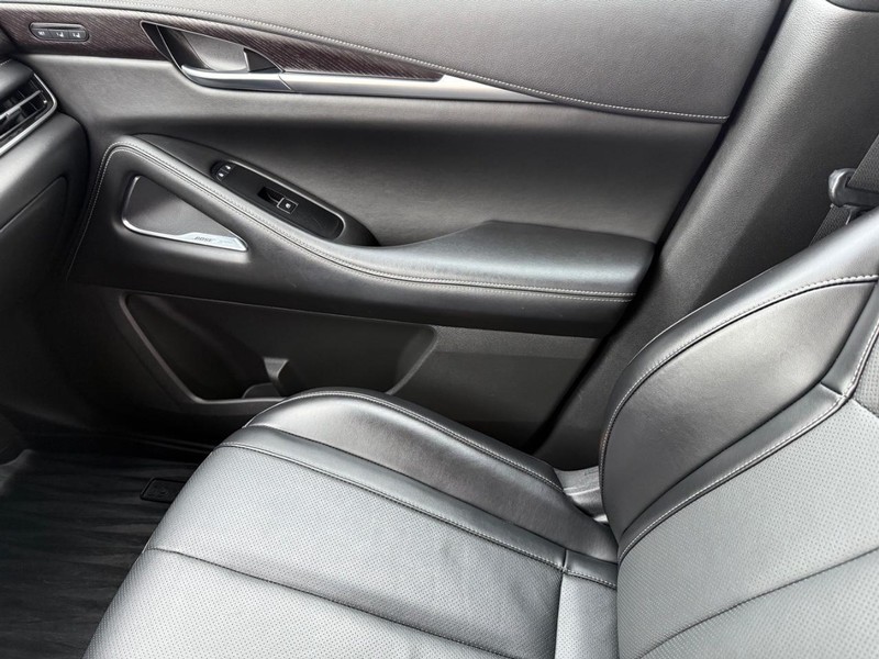 INFINITI QX60 Vehicle Full-screen Gallery Image 23