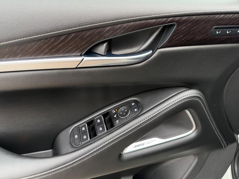 INFINITI QX60 Vehicle Full-screen Gallery Image 27
