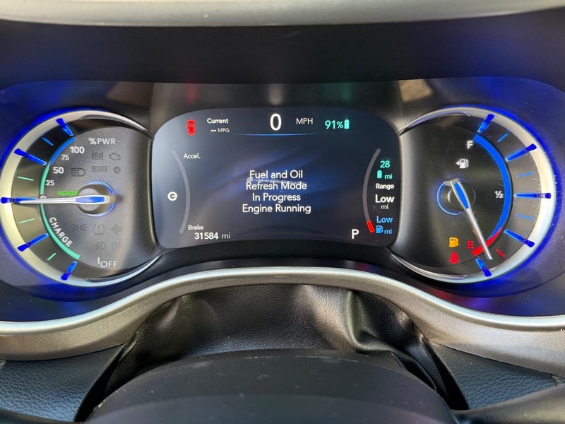 Chrysler Pacifica Vehicle Full-screen Gallery Image 23