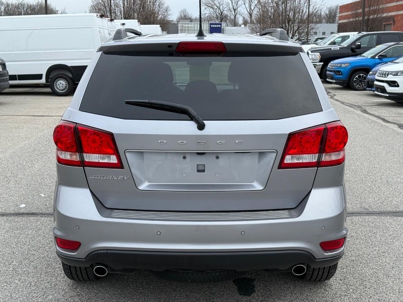 Dodge Journey Vehicle Full-screen Gallery Image 04