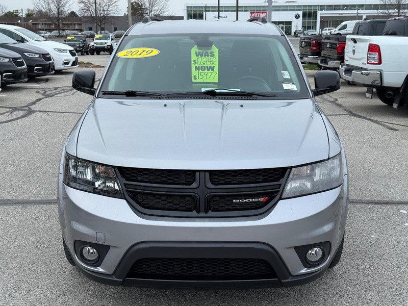 Dodge Journey Vehicle Full-screen Gallery Image 09