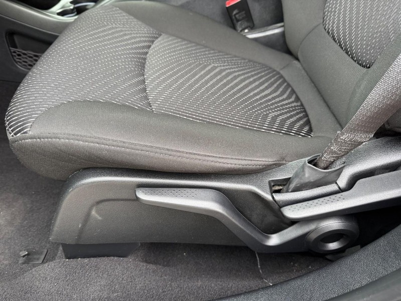 Dodge Journey Vehicle Full-screen Gallery Image 24