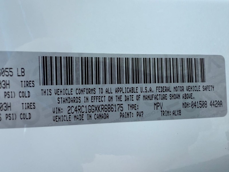 Chrysler Pacifica Vehicle Full-screen Gallery Image 29