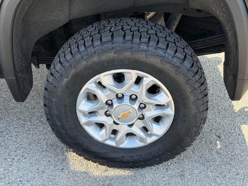 Chevrolet Silverado 2500HD Vehicle Full-screen Gallery Image 06