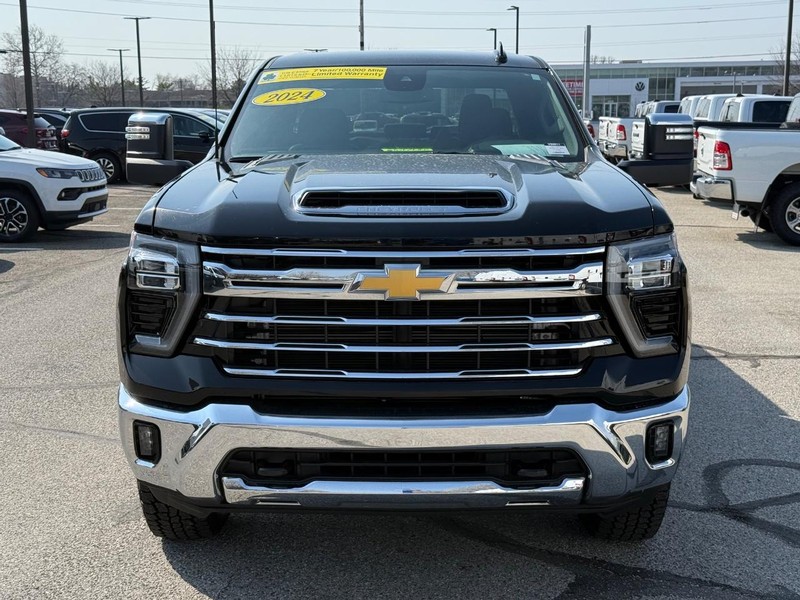 Chevrolet Silverado 2500HD Vehicle Full-screen Gallery Image 09