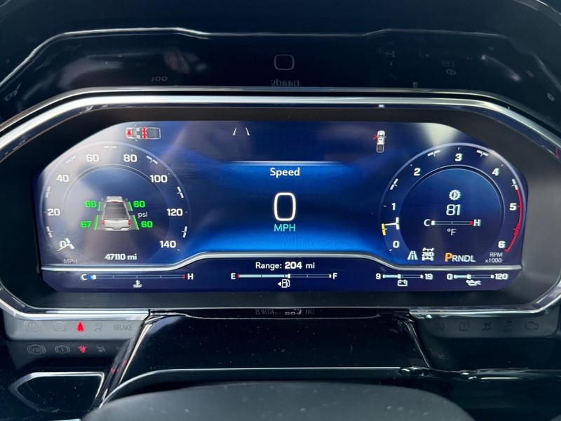 Chevrolet Silverado 2500HD Vehicle Full-screen Gallery Image 22