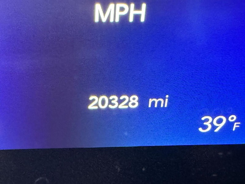 Chrysler Pacifica Vehicle Full-screen Gallery Image 24