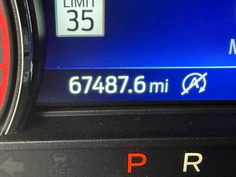 Ford Explorer Vehicle Full-screen Gallery Image 27