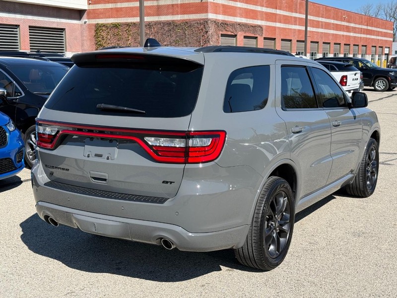 Dodge Durango Vehicle Full-screen Gallery Image 03