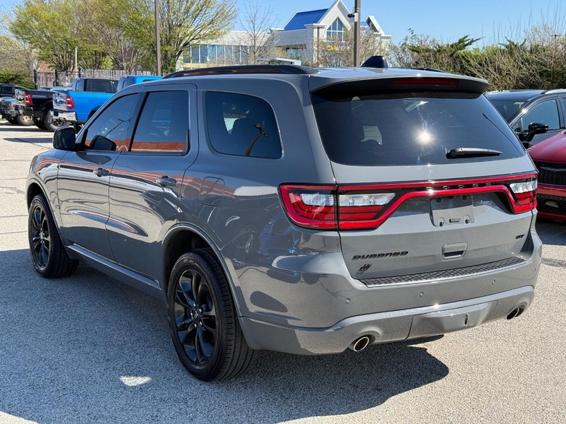 Dodge Durango Vehicle Full-screen Gallery Image 05