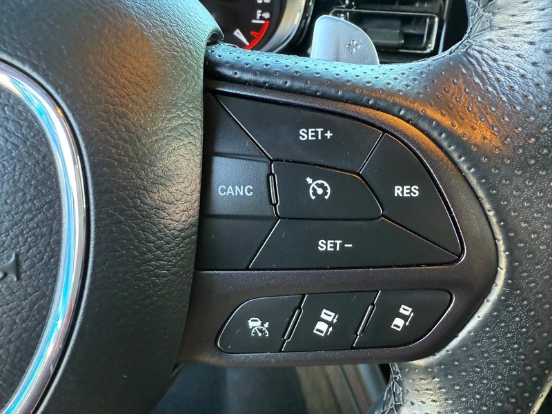 Dodge Durango Vehicle Full-screen Gallery Image 17