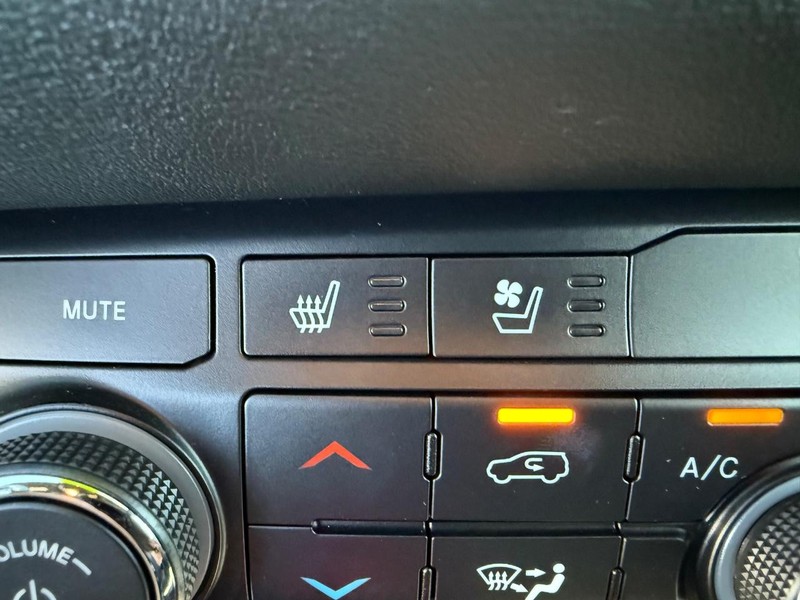 Dodge Durango Vehicle Full-screen Gallery Image 19