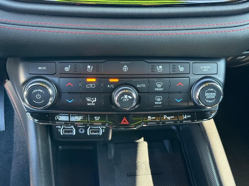 Dodge Durango Vehicle Full-screen Gallery Image 22