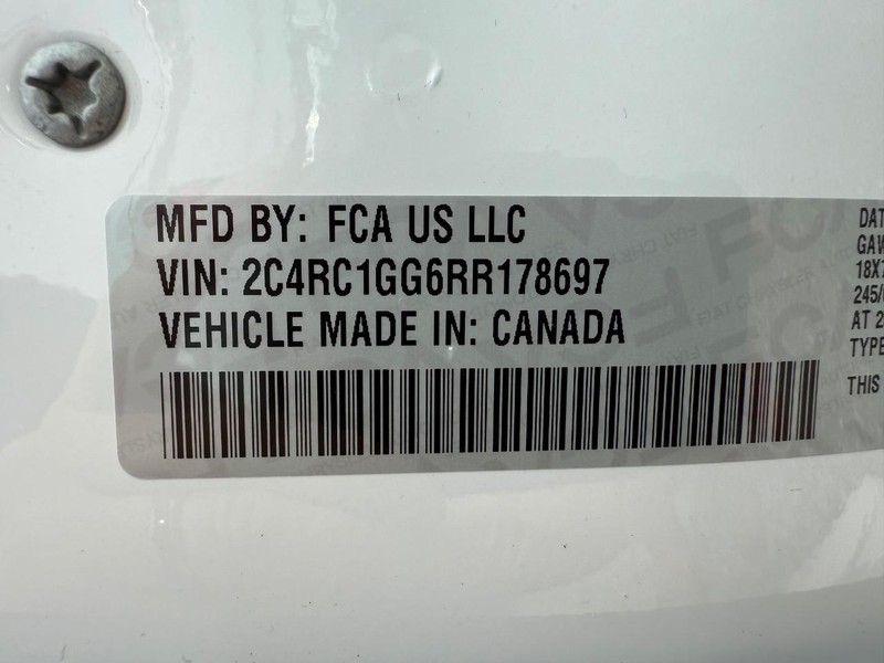 Chrysler Pacifica Vehicle Full-screen Gallery Image 27