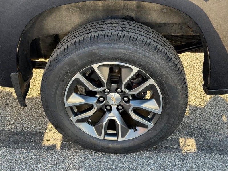 Chevrolet Silverado 1500 Vehicle Full-screen Gallery Image 06