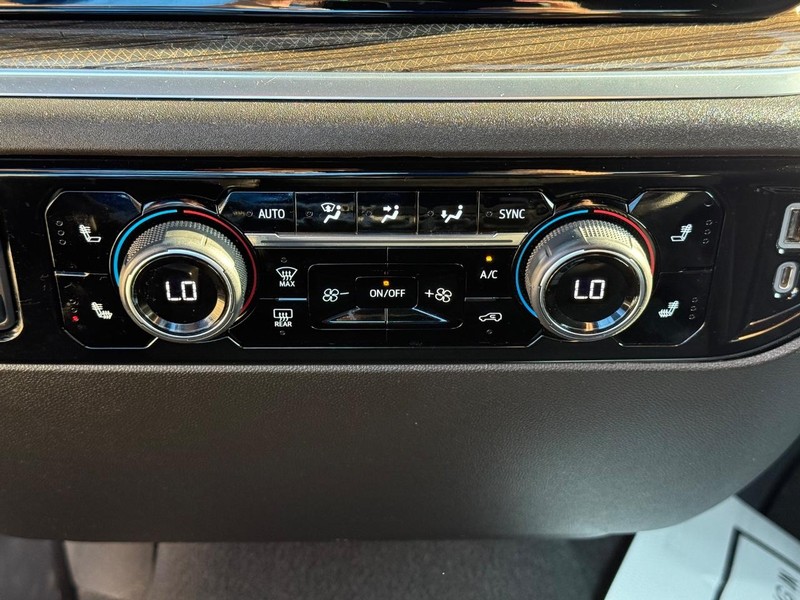 Chevrolet Silverado 1500 Vehicle Full-screen Gallery Image 19