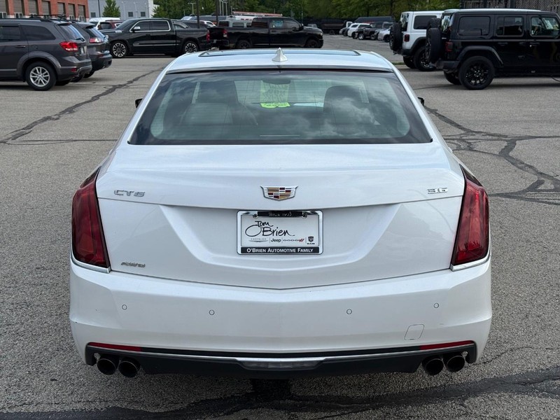 Cadillac CT6 Vehicle Full-screen Gallery Image 04