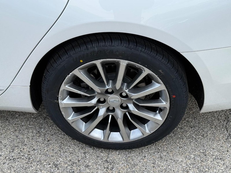 Cadillac CT6 Vehicle Full-screen Gallery Image 06