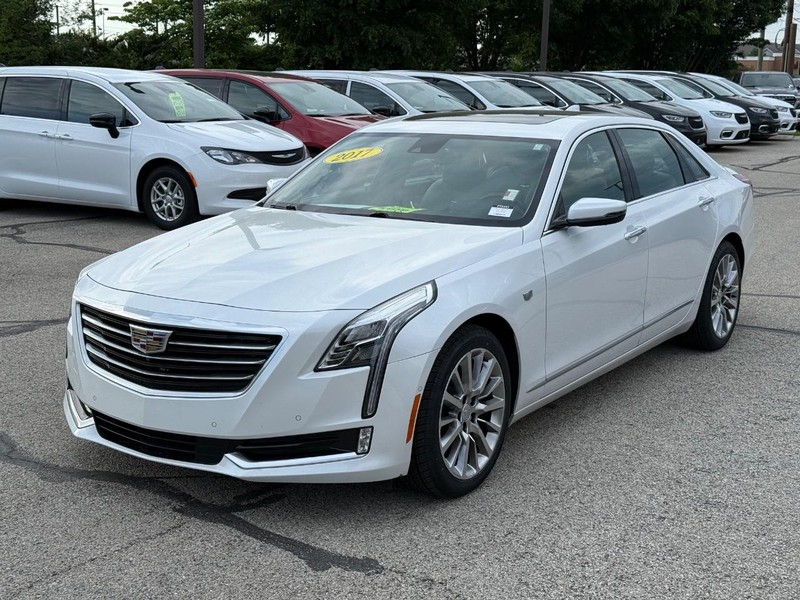 Cadillac CT6 Vehicle Full-screen Gallery Image 09
