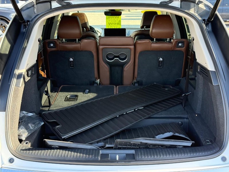 Acura MDX Vehicle Full-screen Gallery Image 07