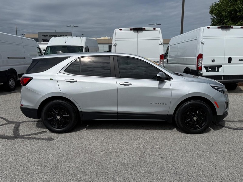 Chevrolet Equinox Vehicle Full-screen Gallery Image 02