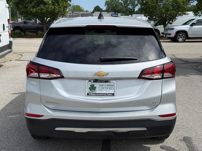 Chevrolet Equinox Vehicle Full-screen Gallery Image 04