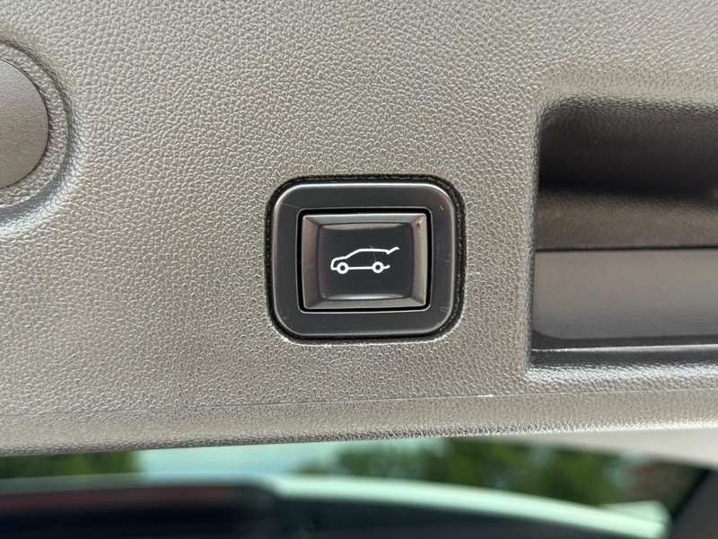 Chevrolet Equinox Vehicle Full-screen Gallery Image 08