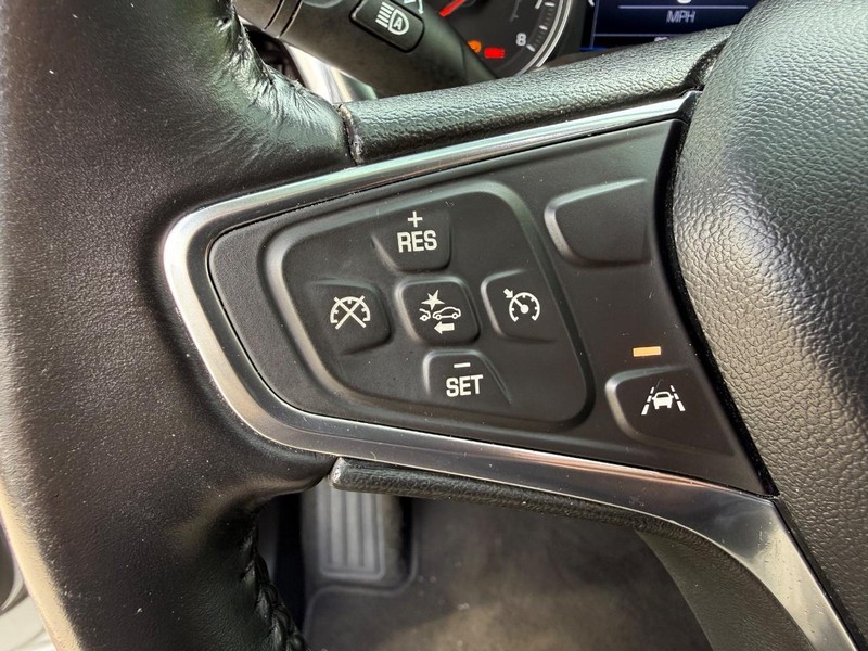 Chevrolet Equinox Vehicle Full-screen Gallery Image 14