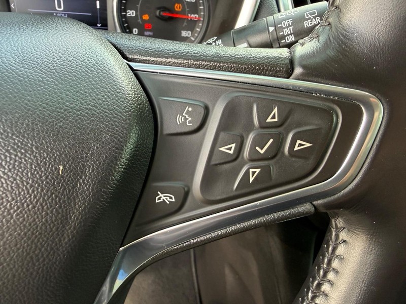 Chevrolet Equinox Vehicle Full-screen Gallery Image 15