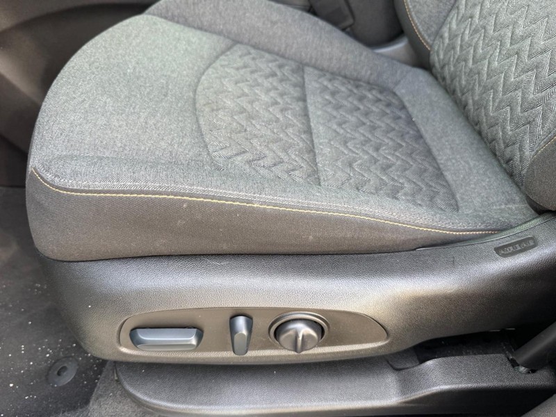 Chevrolet Equinox Vehicle Full-screen Gallery Image 26