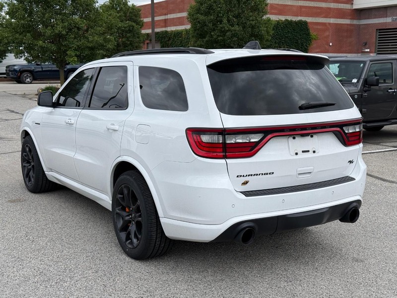 Dodge Durango Vehicle Full-screen Gallery Image 05