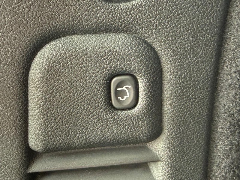 Dodge Durango Vehicle Full-screen Gallery Image 08