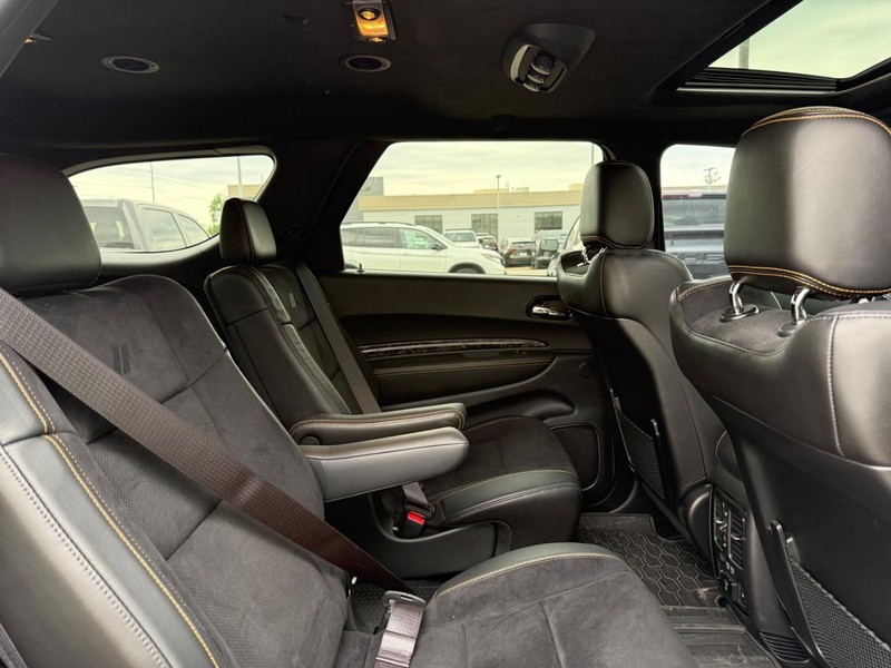 Dodge Durango Vehicle Full-screen Gallery Image 11
