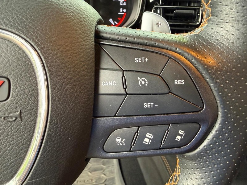 Dodge Durango Vehicle Full-screen Gallery Image 17