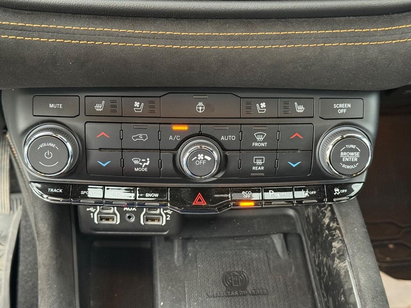 Dodge Durango Vehicle Full-screen Gallery Image 22