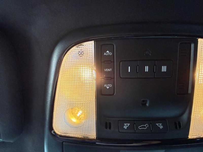 Dodge Durango Vehicle Full-screen Gallery Image 25