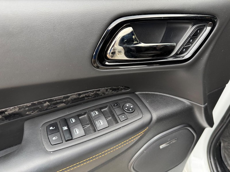 Dodge Durango Vehicle Full-screen Gallery Image 28