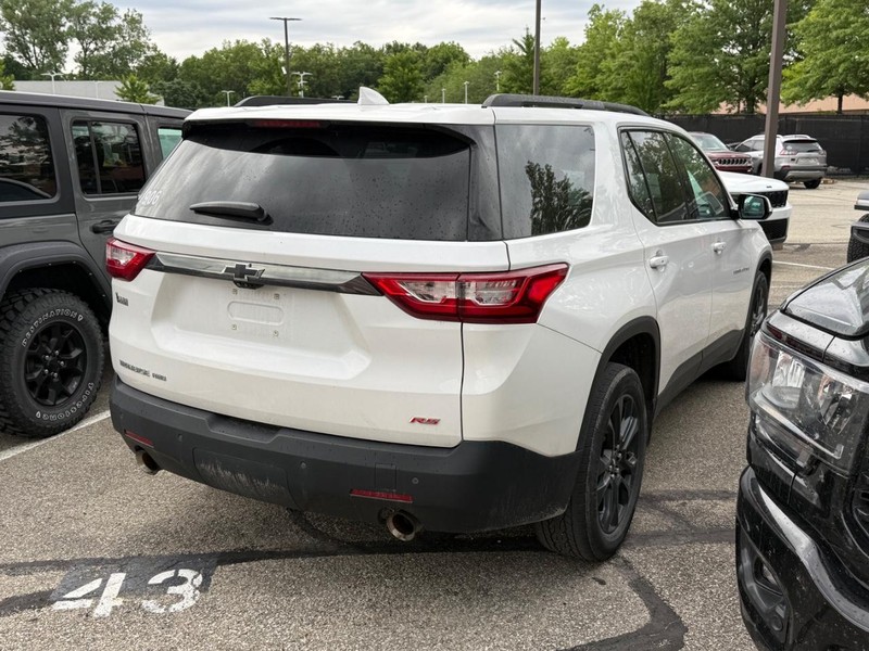 Chevrolet Traverse Vehicle Full-screen Gallery Image 04