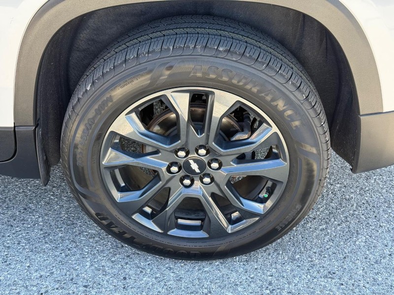 Chevrolet Traverse Vehicle Full-screen Gallery Image 06