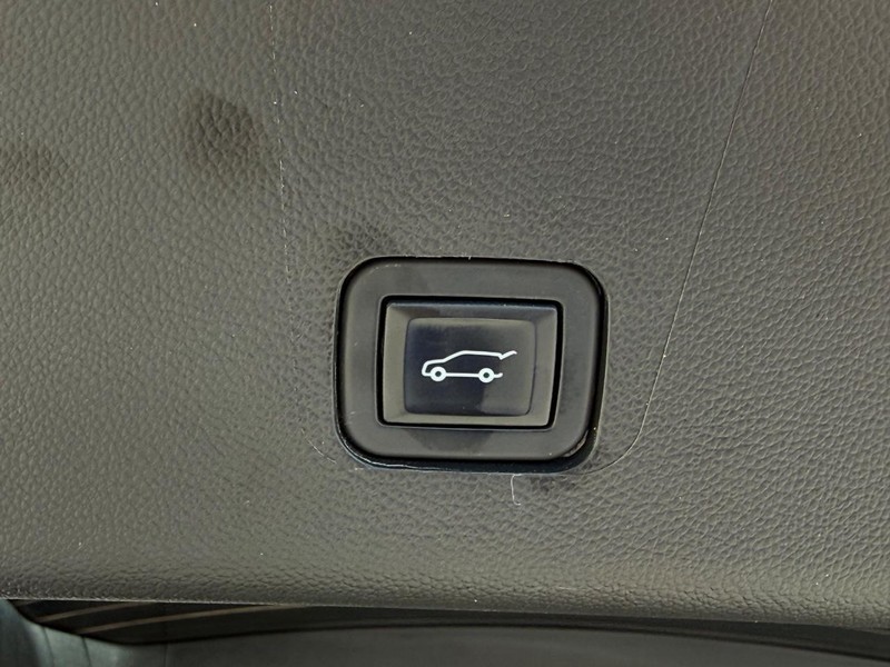 Chevrolet Traverse Vehicle Full-screen Gallery Image 08