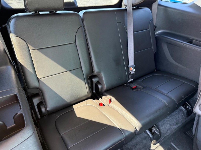 Chevrolet Traverse Vehicle Full-screen Gallery Image 12