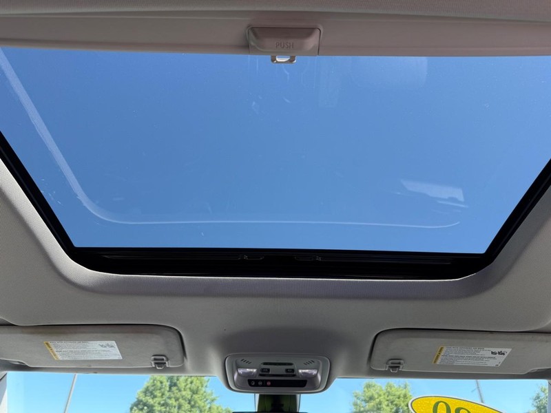Chevrolet Traverse Vehicle Full-screen Gallery Image 13