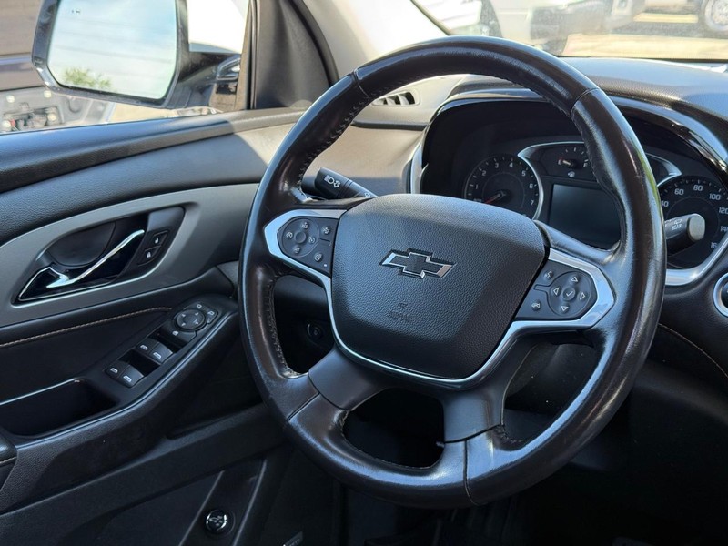 Chevrolet Traverse Vehicle Full-screen Gallery Image 15