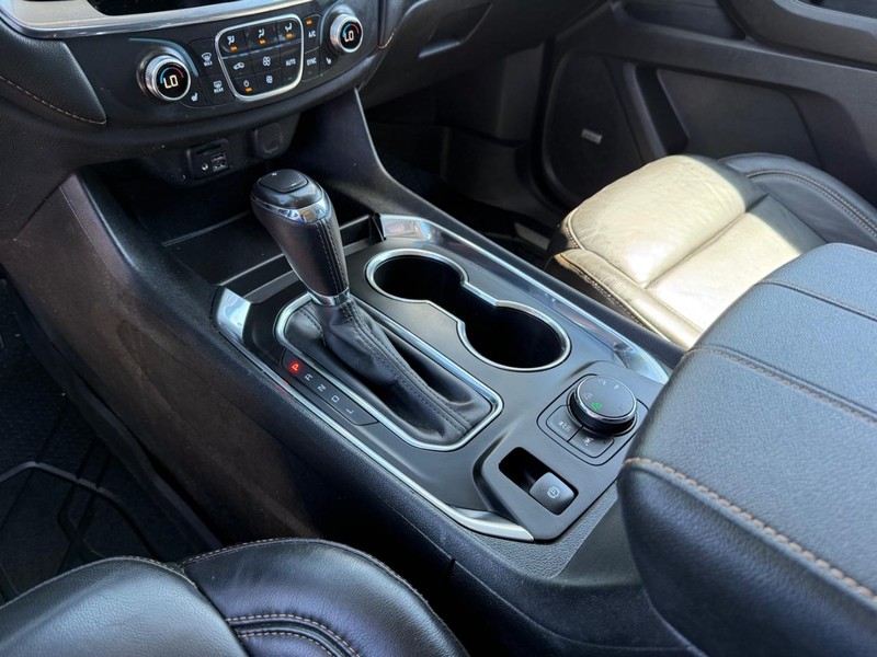 Chevrolet Traverse Vehicle Full-screen Gallery Image 23
