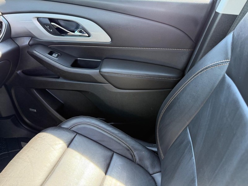 Chevrolet Traverse Vehicle Full-screen Gallery Image 24