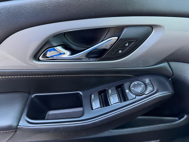 Chevrolet Traverse Vehicle Full-screen Gallery Image 28