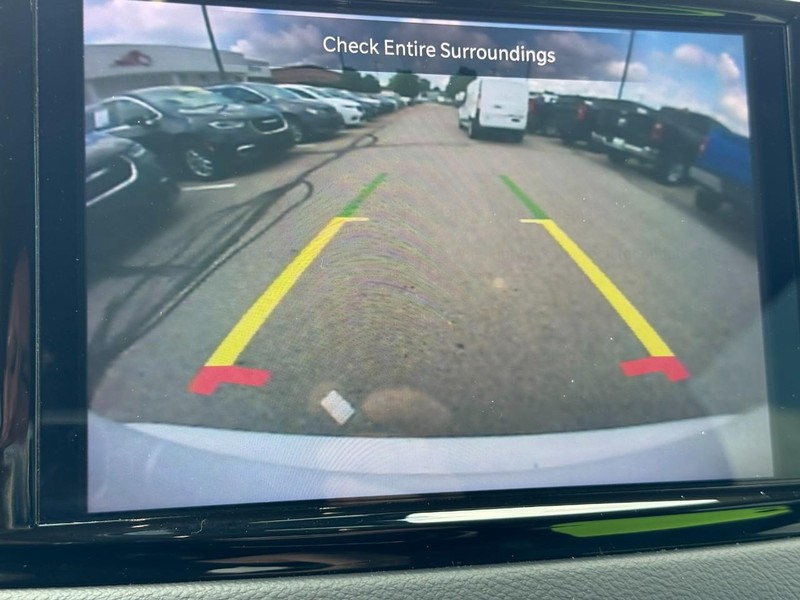 Chrysler Pacifica Vehicle Full-screen Gallery Image 21