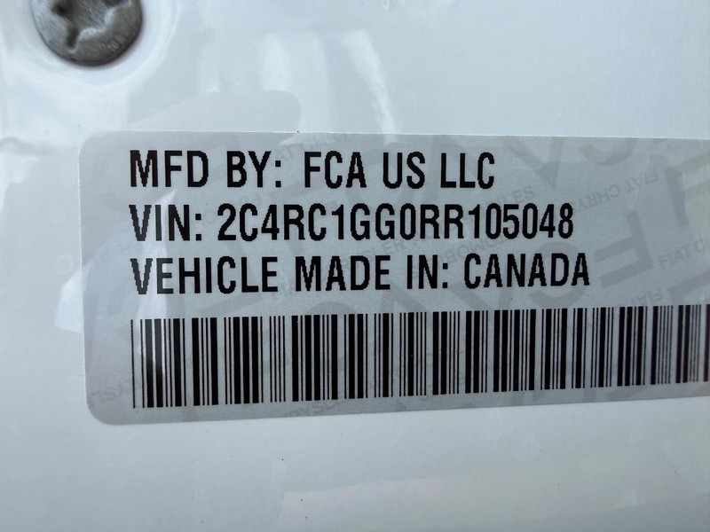 Chrysler Pacifica Vehicle Full-screen Gallery Image 27